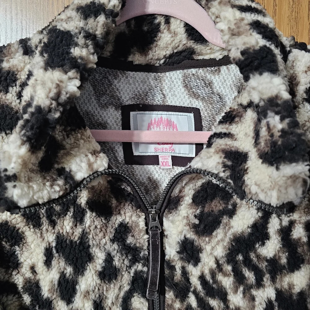 Chic Leopard Print Teddy Jacket - Picture 2 of 4